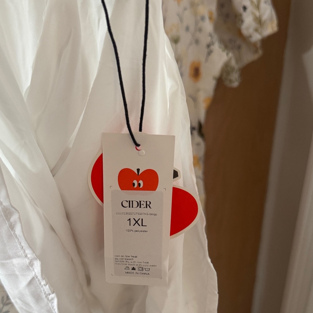 Cider White Puff Sleeve Dress - Picture 2 of 4